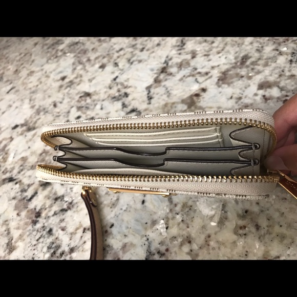 Michael Kors Wristlet - Picture 3 of 6